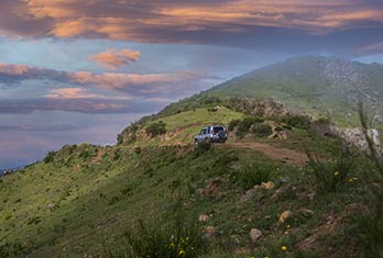 Trompica off-road at dusk