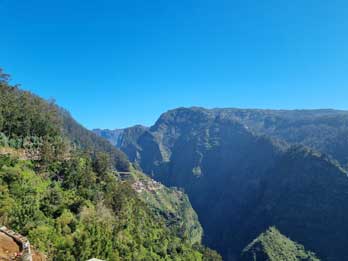 1 - 9 Central Picturesque Peaks