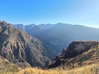 5 - 9 Central Picturesque Peaks